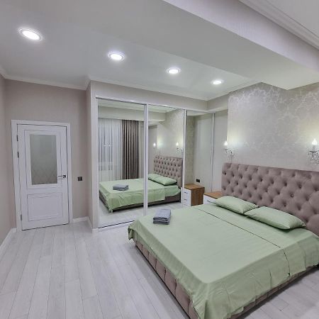 Grand Excelent New Ultra Central Apartments Kisinyov Kültér fotó