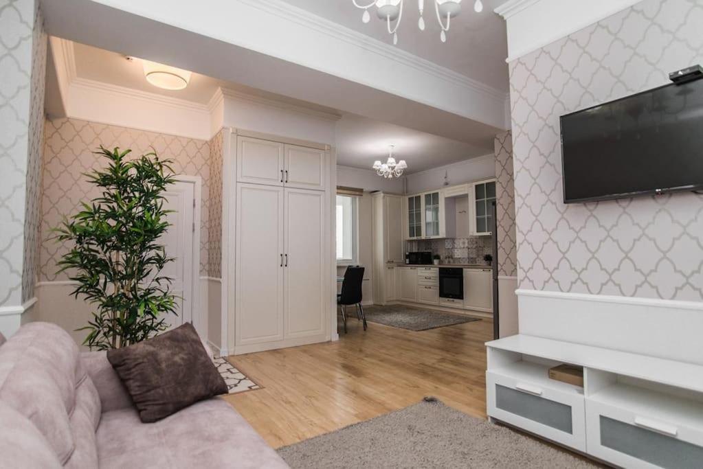 Grand Excelent New Ultra Central Apartments Kisinyov Kültér fotó