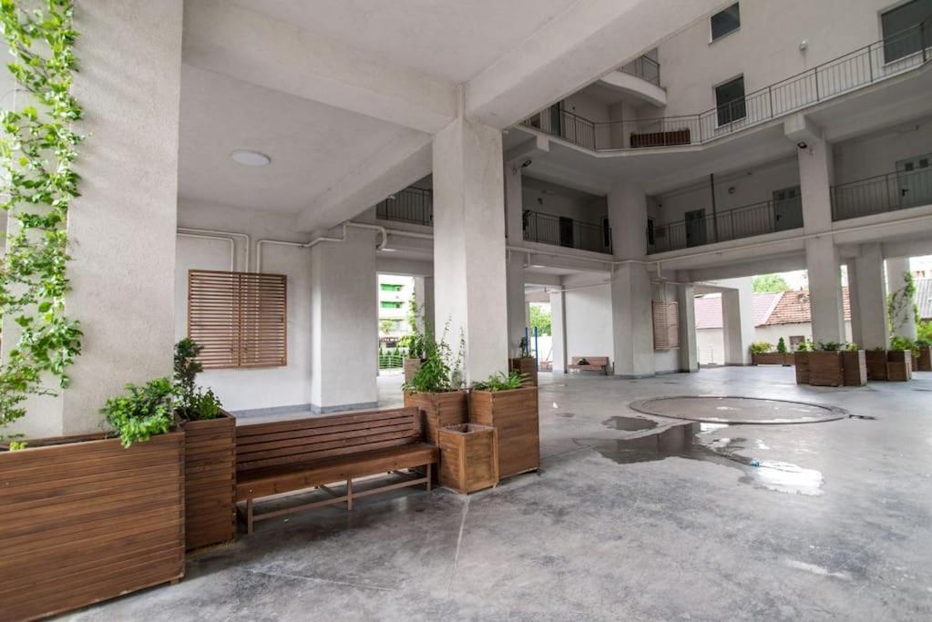 Grand Excelent New Ultra Central Apartments Kisinyov Kültér fotó