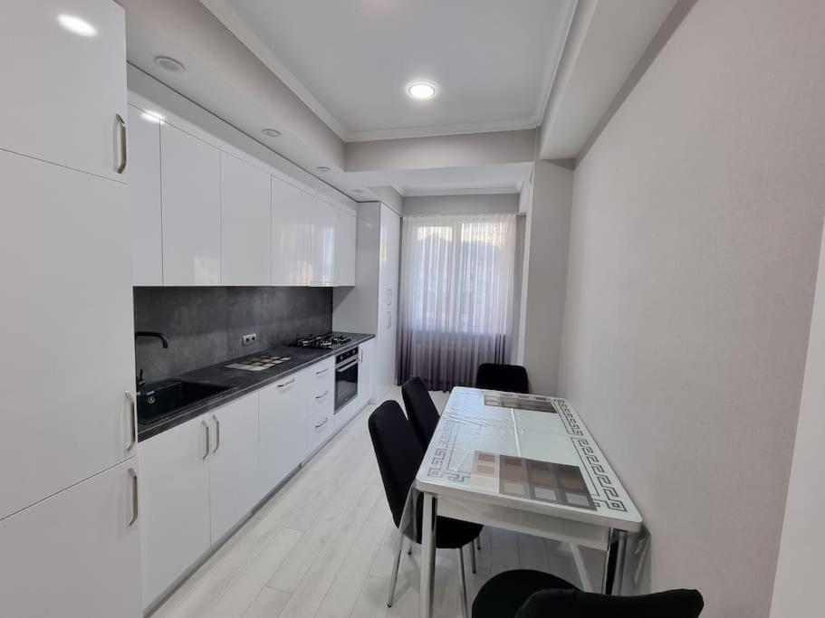 Grand Excelent New Ultra Central Apartments Kisinyov Kültér fotó