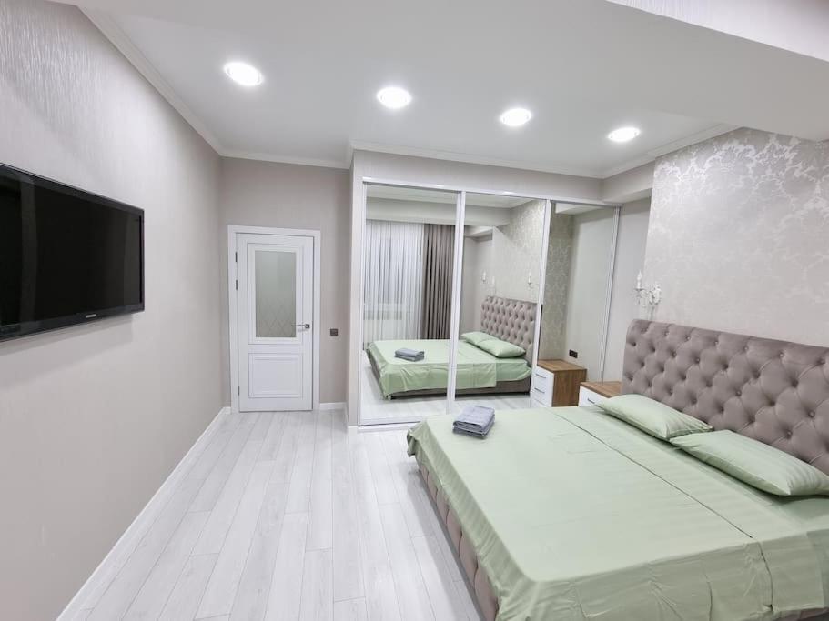 Grand Excelent New Ultra Central Apartments Kisinyov Kültér fotó