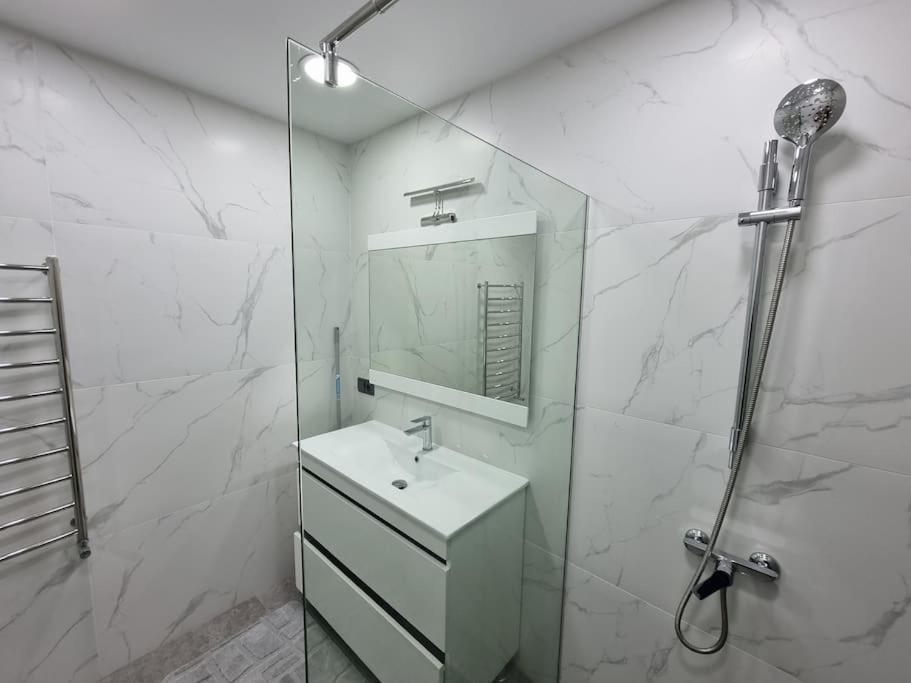 Grand Excelent New Ultra Central Apartments Kisinyov Kültér fotó