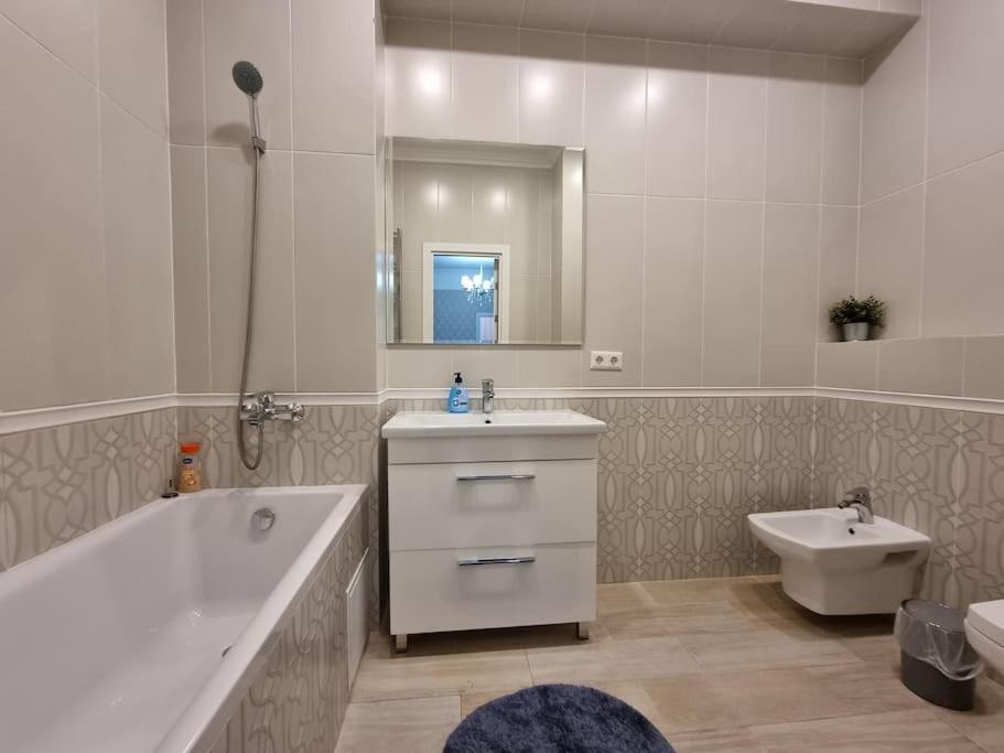 Grand Excelent New Ultra Central Apartments Kisinyov Kültér fotó