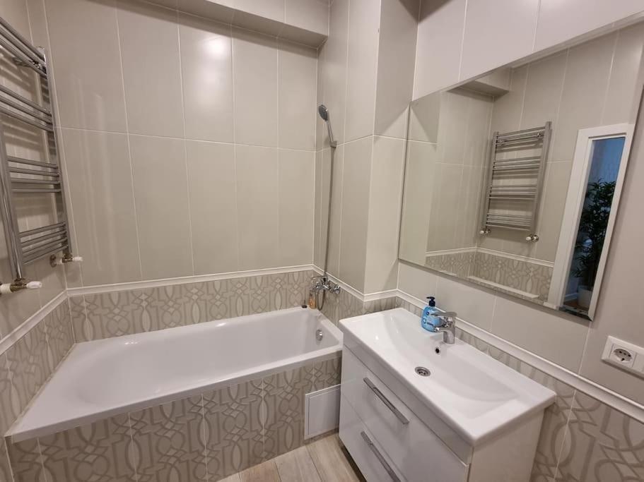 Grand Excelent New Ultra Central Apartments Kisinyov Kültér fotó