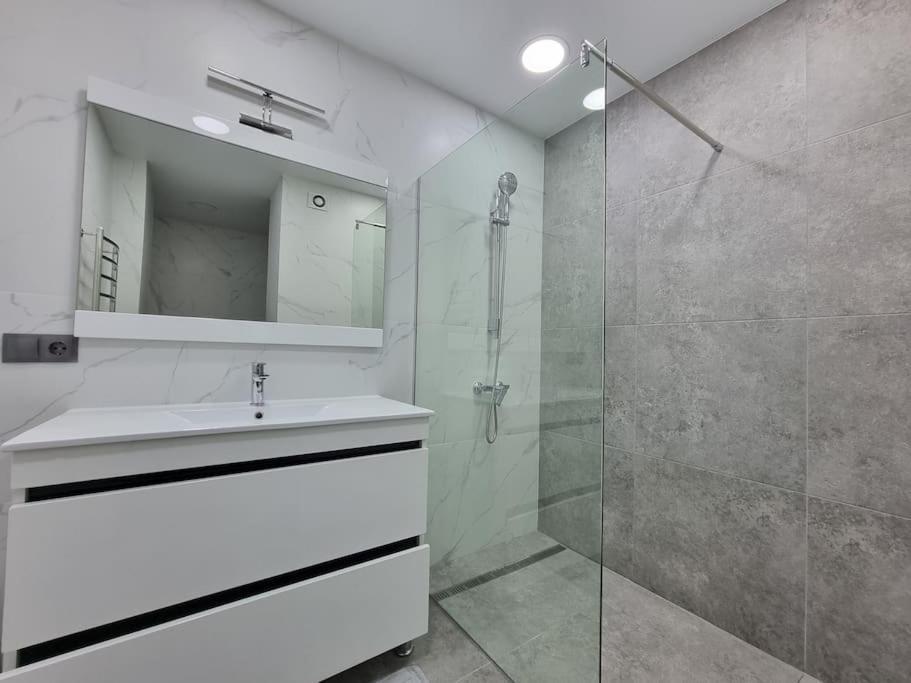 Grand Excelent New Ultra Central Apartments Kisinyov Kültér fotó