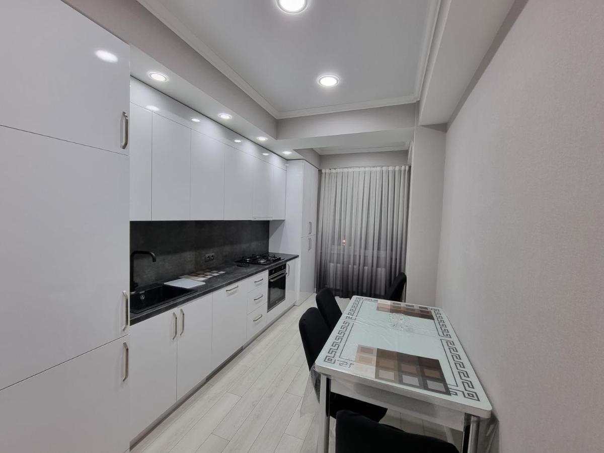 Grand Excelent New Ultra Central Apartments Kisinyov Kültér fotó