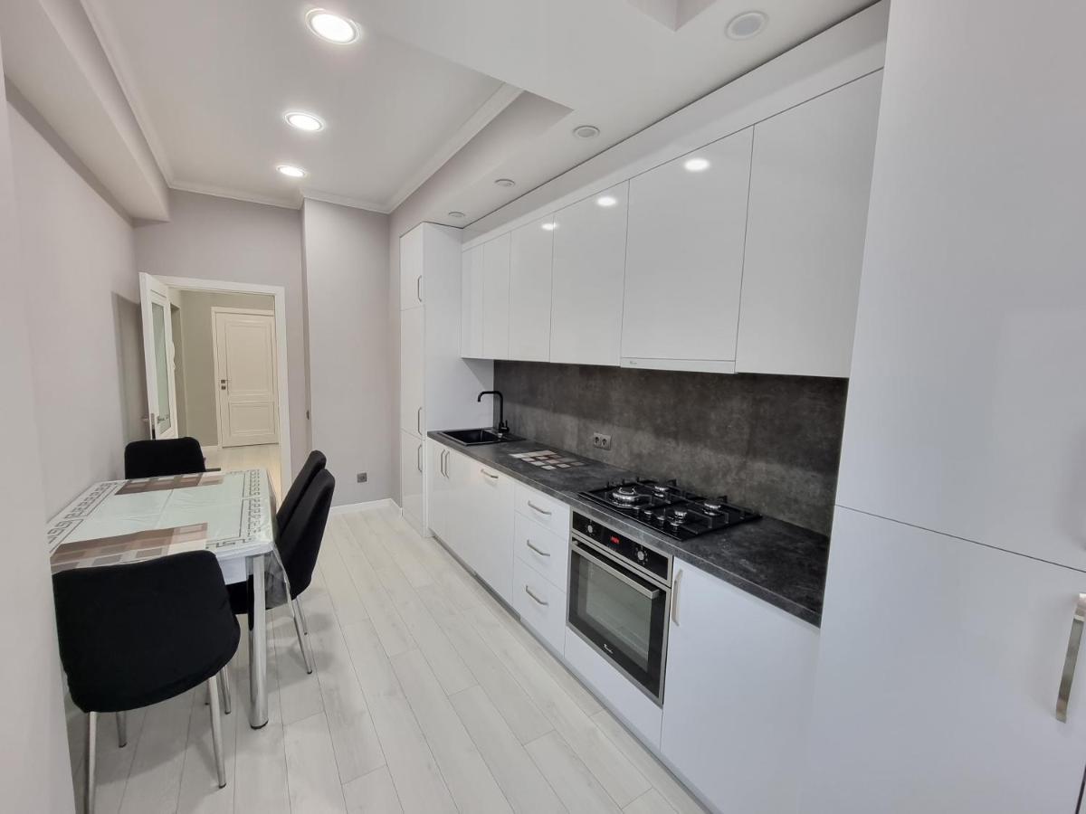 Grand Excelent New Ultra Central Apartments Kisinyov Kültér fotó